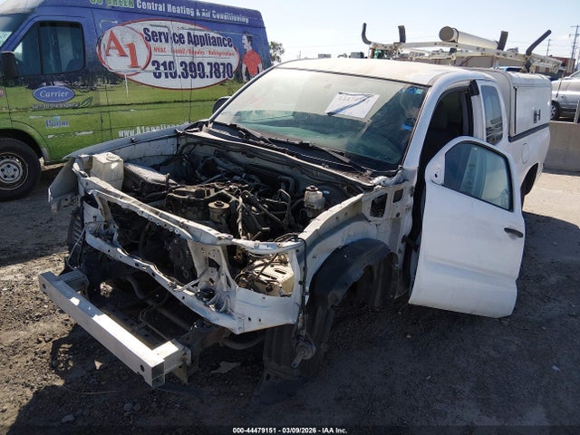 Toyota Tacoma 2015 5TFTX4CN1FX054382 Image 2