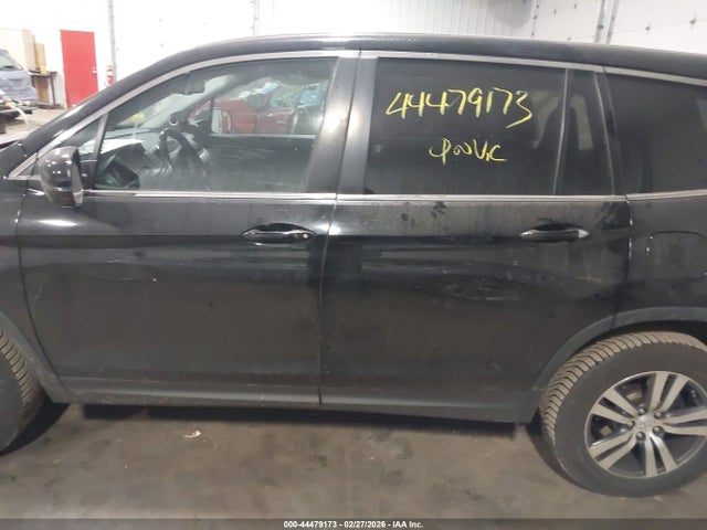 Продажа на аукционе авто 2017 Honda Pilot Ex-l, vin: 5FNYF6H53HB082212, номер лота: 44479173