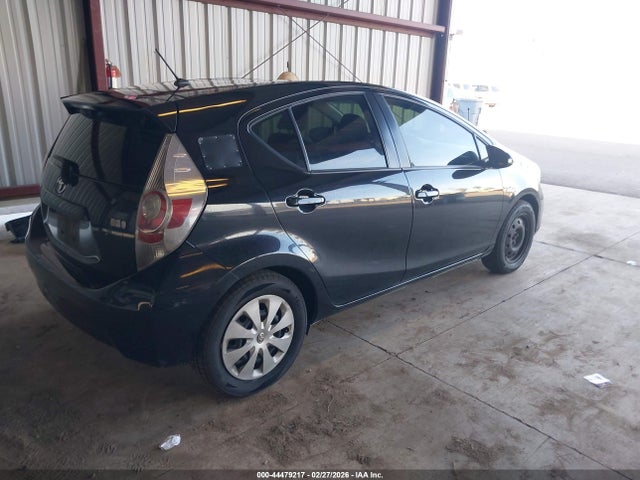 Toyota Prius C Two 2014 JTDKDTB36E1083246 Image 4