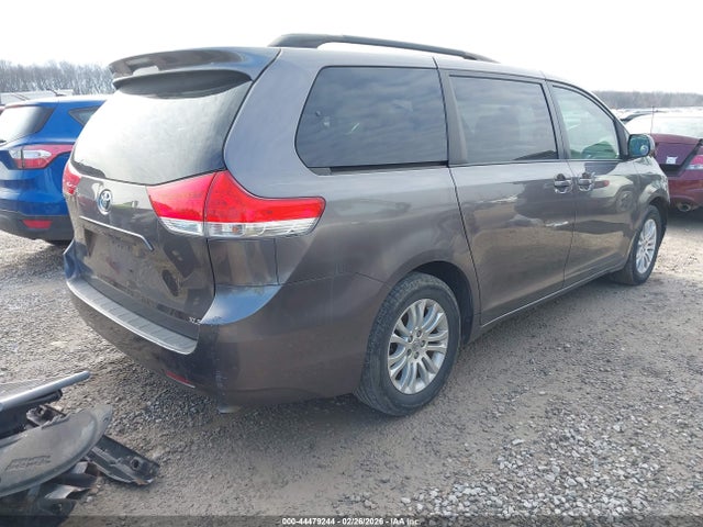 Aukcja sprzedaży 2014 Toyota Sienna Xle V6 8 Passenger, vin: 5TDYK3DC4ES430203, numer aukcji: 44479244