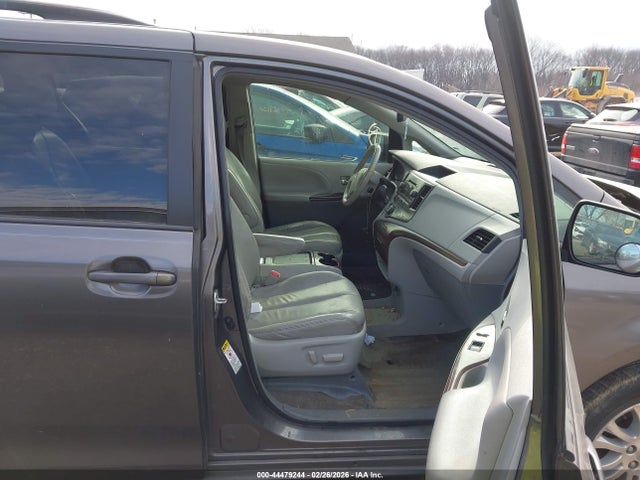 Aukcja sprzedaży 2014 Toyota Sienna Xle V6 8 Passenger, vin: 5TDYK3DC4ES430203, numer aukcji: 44479244