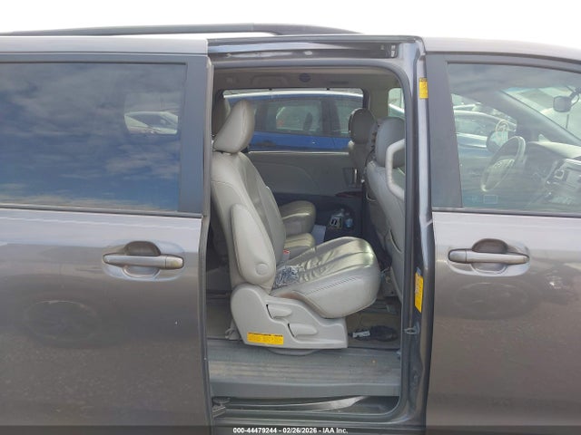 Aukcja sprzedaży 2014 Toyota Sienna Xle V6 8 Passenger, vin: 5TDYK3DC4ES430203, numer aukcji: 44479244