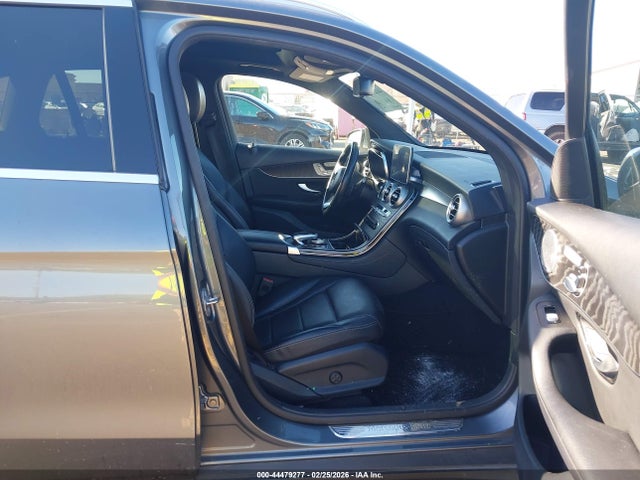 44479277 :رقم المزاد ، WDC0G4KB6JV033603 vin ، 2018 Mercedes-benz Glc 300 4matic مزاد بيع