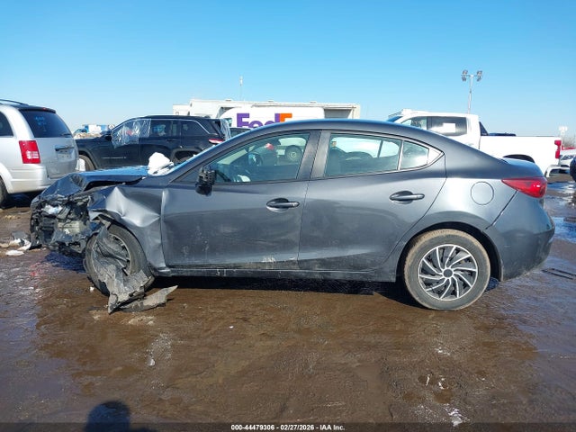 44479306 :رقم المزاد ، 3MZBM1U75FM144284 vin ، 2015 Mazda Mazda3 I Sport مزاد بيع