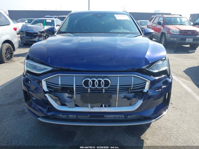 WA1AAAGE1NB029876 Audi E-tron Premium Quattro