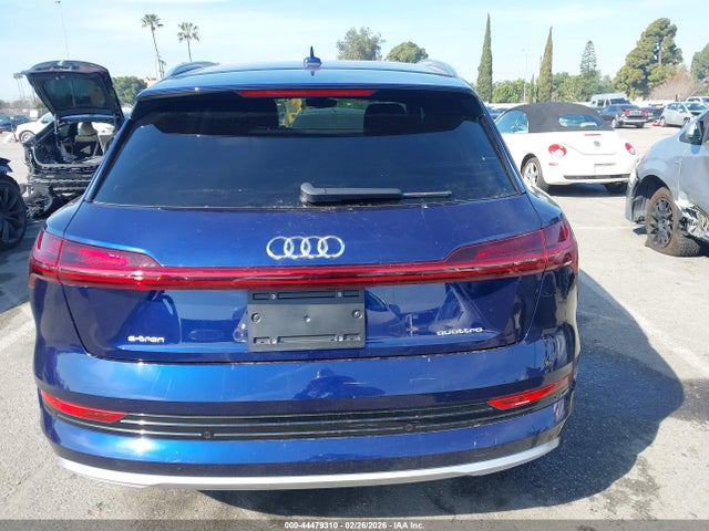 WA1AAAGE1NB029876 Audi E-tron Premium Quattro