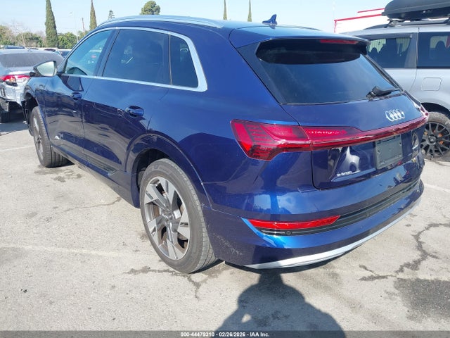 2022 AUDI E-TRON WA1AAAGE1NB029876 Photo 2
