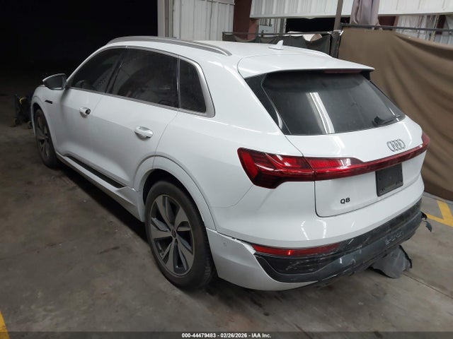 2024 AUDI Q8 E-TRON WA15AAGE1RB019565 Photo 2