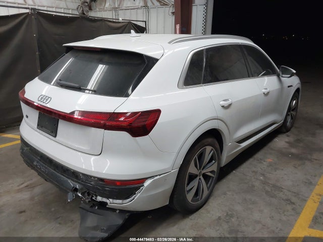 2024 AUDI Q8 E-TRON WA15AAGE1RB019565 Photo 3