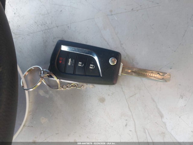 4T1C11AK1RU235265 Toyota CAMRY LE