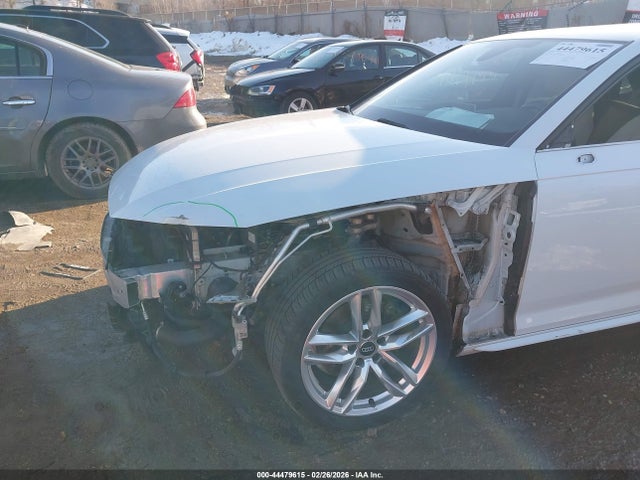 44479615 :رقم المزاد ، WAUKMAF49HN056155 vin ، 2017 Audi A4 2.0t Season Of Audi Ultra Premium مزاد بيع