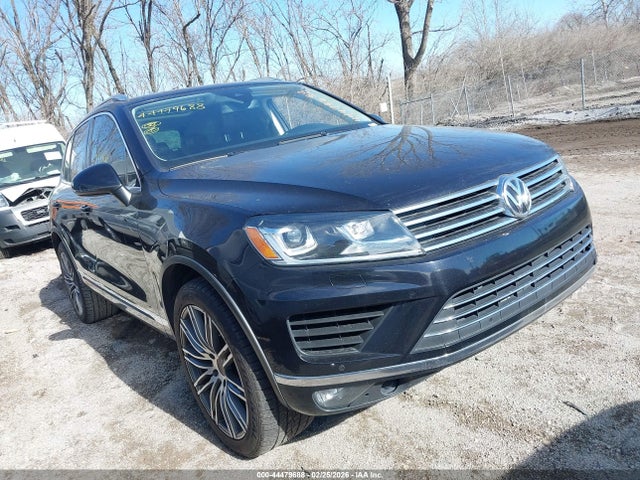 2015 VOLKSWAGEN TOUAREG WVGEF9BPXFD008185