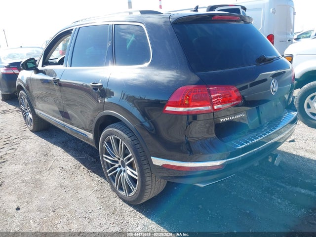 2015 VOLKSWAGEN TOUAREG WVGEF9BPXFD008185 Photo 2
