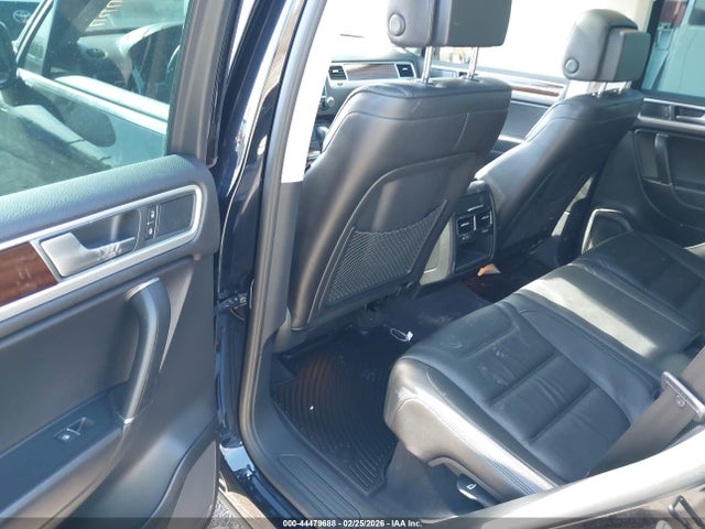 2015 VOLKSWAGEN TOUAREG WVGEF9BPXFD008185 Photo 7