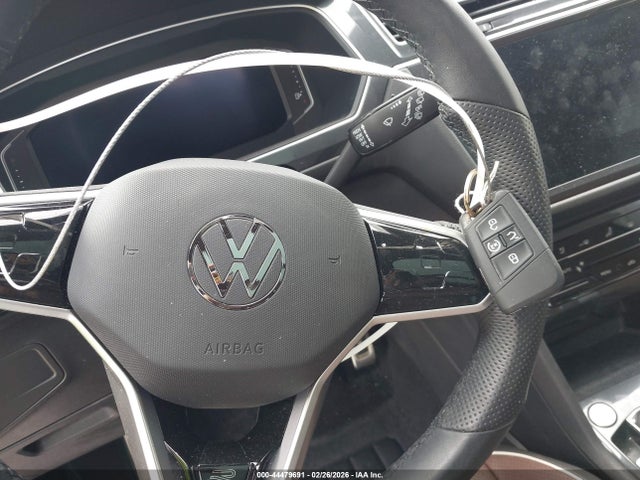 2024 Volkswagen Tiguan 2.0t Sel R-line მანქანა იყიდება აუქციონზე, vin: 3VV4B7AX3RM059748, აუქციონის ნომერი: 44479691