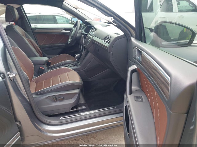 2024 Volkswagen Tiguan 2.0t Sel R-line მანქანა იყიდება აუქციონზე, vin: 3VV4B7AX3RM059748, აუქციონის ნომერი: 44479691
