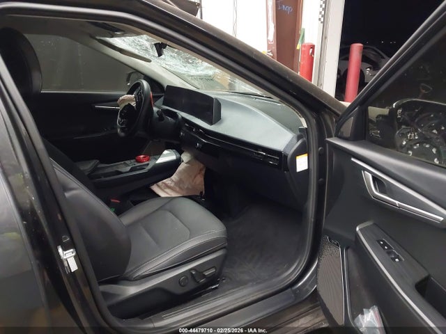 2023 KIA EV6 KNDC34LA9P5149603 Photo 4