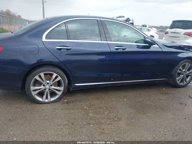 2017 Mercedes-benz C 300 მანქანა იყიდება აუქციონზე, vin: 55SWF4JB6HU204832, აუქციონის ნომერი: 44479778
