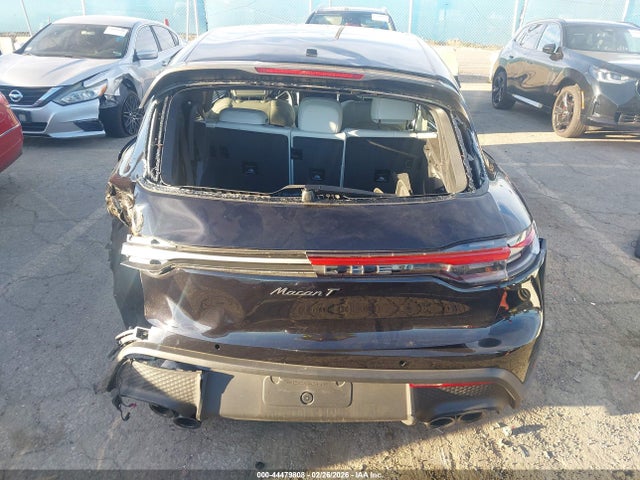 Porsche Macan T 2023 WP1AA2A55PLB10556 Image 16