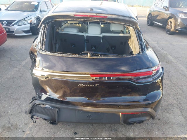 Porsche Macan T 2023 WP1AA2A55PLB10556 Image 17