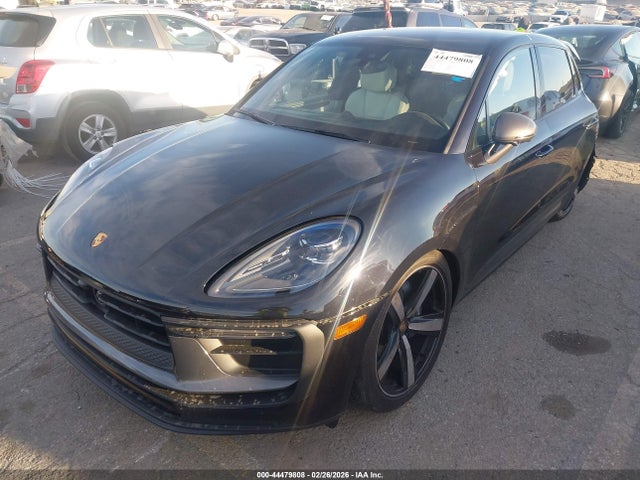 Porsche Macan T 2023 WP1AA2A55PLB10556 Image 2