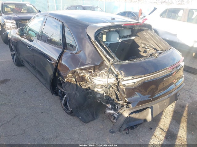 Porsche Macan T 2023 WP1AA2A55PLB10556 Image 3