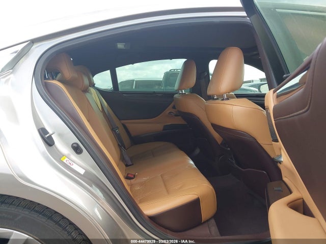 44479929 :رقم المزاد ، 58ABZ1B12KU021670 vin ، 2019 Lexus Es 350 Ultra Luxury مزاد بيع