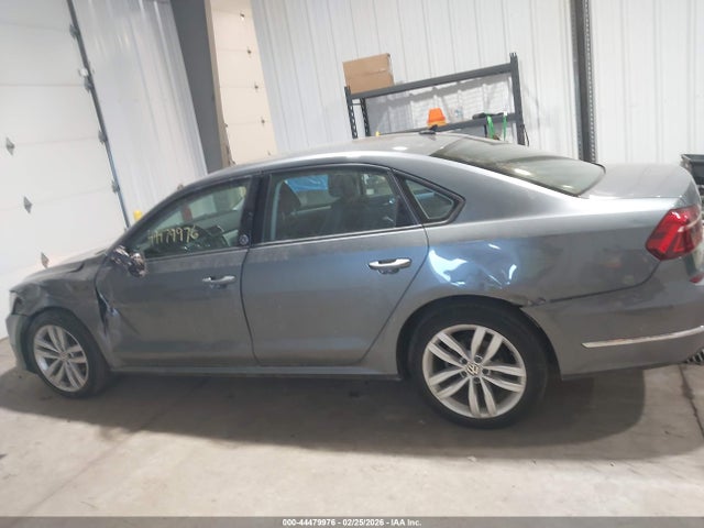 Продаж на аукціоні авто 2019 Volkswagen Passat 2.0t Wolfsburg Edition, vin: 1VWLA7A33KC013657, номер лоту: 44479976