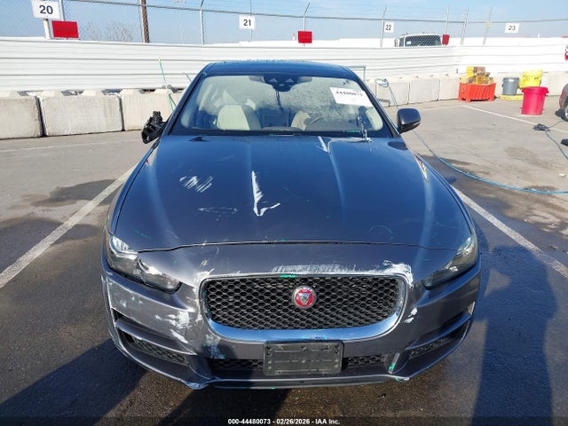 SAJAD4BG9HA949256 Jaguar Xe 25t Premium