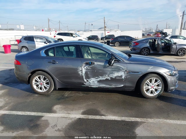 SAJAD4BG9HA949256 Jaguar Xe 25t Premium