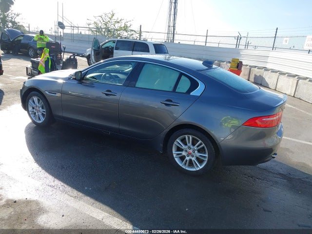 2017 JAGUAR XE SAJAD4BG9HA949256 Photo 2