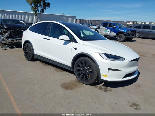 2022 TESLA MODEL X 7SAXCBE63NF349390