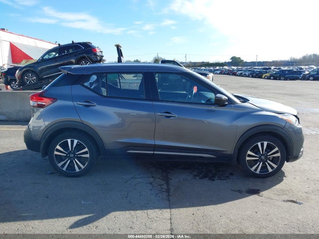 3N1CP5DV5LL532933 Nissan Kicks Sr Xtronic Cvt