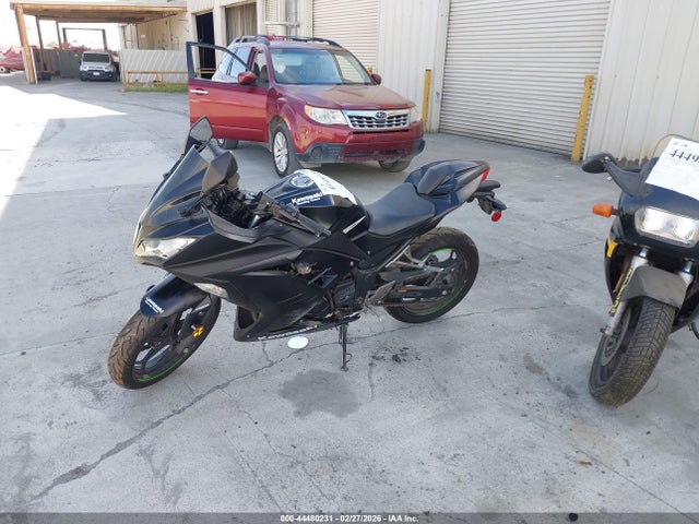Kawasaki Ex300 B 2017 JKAEX8B1XHDA37029 Image 2