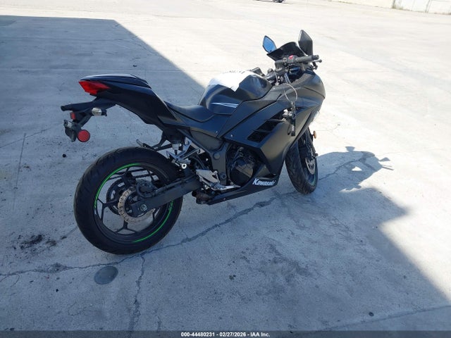 Kawasaki Ex300 B 2017 JKAEX8B1XHDA37029 Image 4