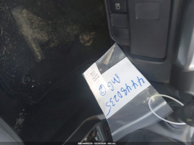 3TMAZ5CN5LM140027 Toyota Tacoma Sr5 V6