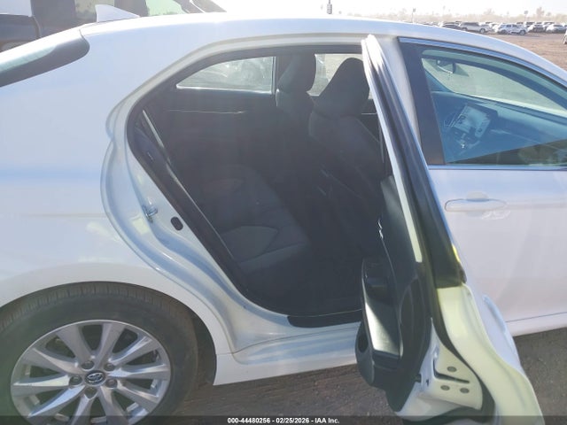 4T1C11AKXNU623072 Toyota CAMRY LE