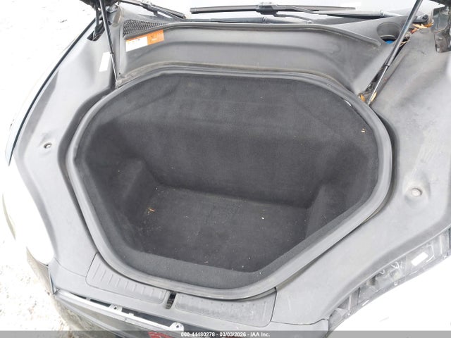 2015 Tesla Model S 70d/85d/p85d მანქანა იყიდება აუქციონზე, vin: 5YJSA1S29FF089913, აუქციონის ნომერი: 44480278