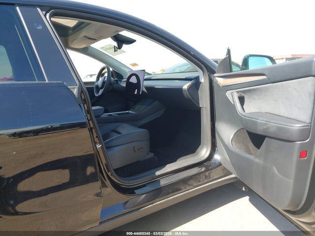 2025 TESLA MODEL Y 7SAYGDED7SF319842 Photo 4