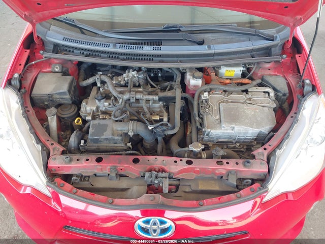 JTDKDTB35E1061545 Toyota Prius C Four