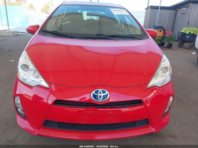 JTDKDTB35E1061545 Toyota Prius C Four