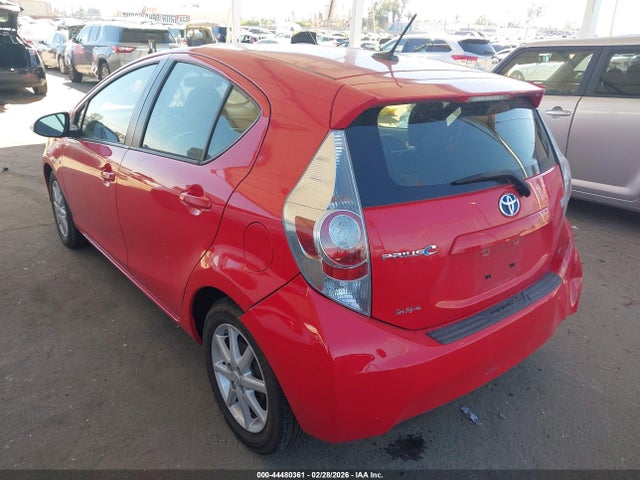 JTDKDTB35E1061545 Toyota Prius C Four
