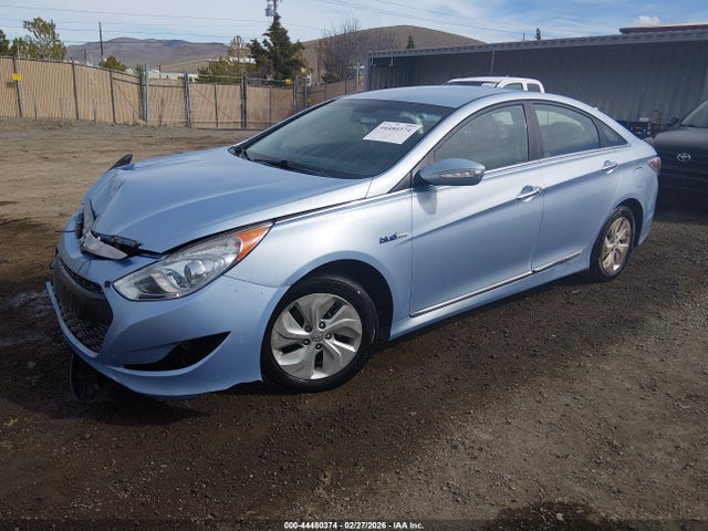 Hyundai SONATA HYBRID 2015 KMHEC4A46FA134919 Image 2