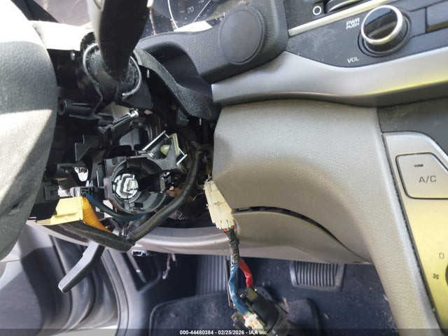 KMHD74LF3HU117303 Hyundai ELANTRA SE