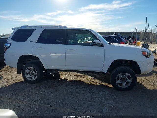 Toyota 4runner Sr5 Premium 2017 JTEZU5JR7H5148792 Image 12