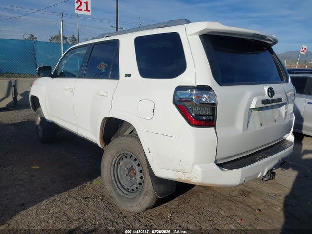 2017 TOYOTA 4RUNNER JTEZU5JR7H5148792 Photo 2
