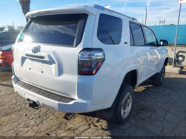 2017 TOYOTA 4RUNNER JTEZU5JR7H5148792 Photo 3