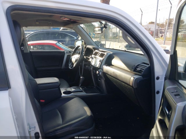 2017 TOYOTA 4RUNNER JTEZU5JR7H5148792 Photo 4