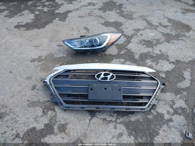 5NPD84LF7HH006443 Hyundai Elantra Limited