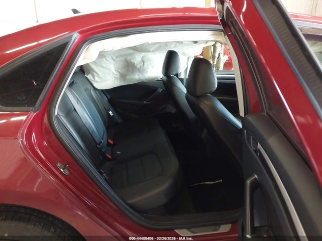 1VWAA7A31JC004669 Volkswagen Passat 2.0t R-line/2.0t S